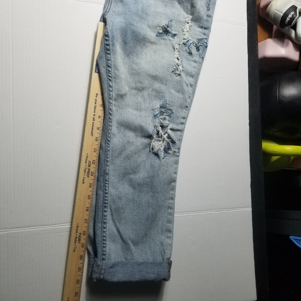 SAKS FIFTH AVENUE WOMEN'S RELAXED CROP DISTRESSED HUMMINGBIRD JEANS SIZE 31 - Picture 6 of 16